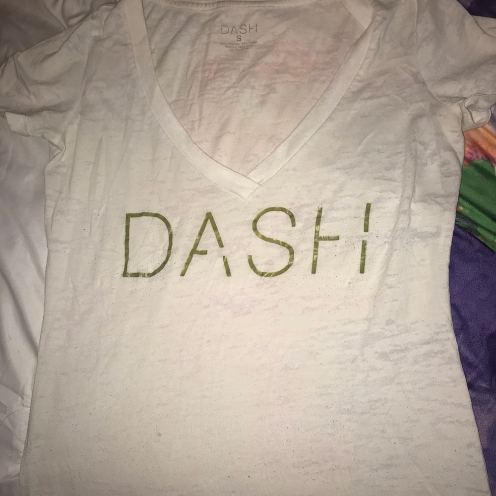 LIMITED EDITION: DASH v neck